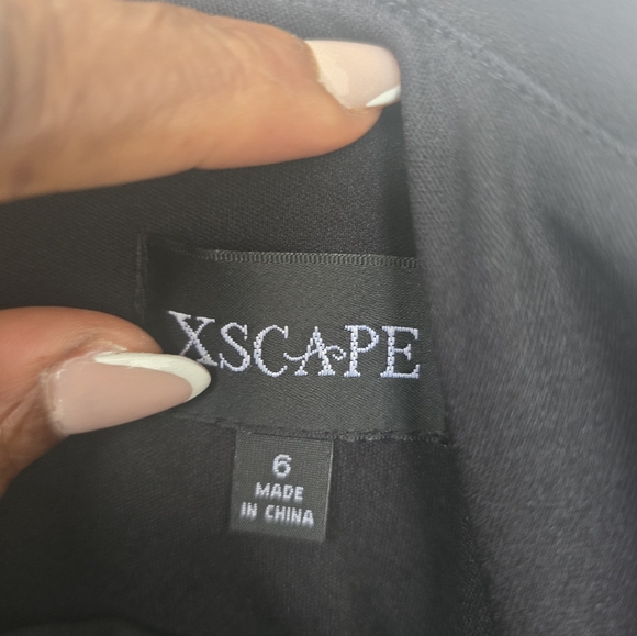 $249 XSCAPE Off-The-Shoulder Floral-Sleeve Gown Sz 6 Black Cocktail Party - Picture 12 of 16